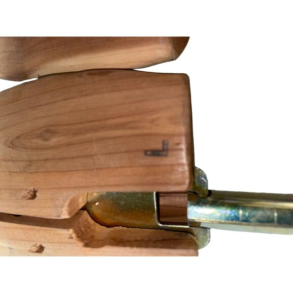Vintage Rochester Cedar Shoe Trees Men’s Wooden Shoe Keeper Adjustable Made USA - Picture 6 of 9